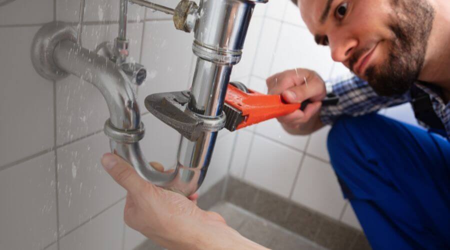 Expert burst pipe repair services in Melvin, KY